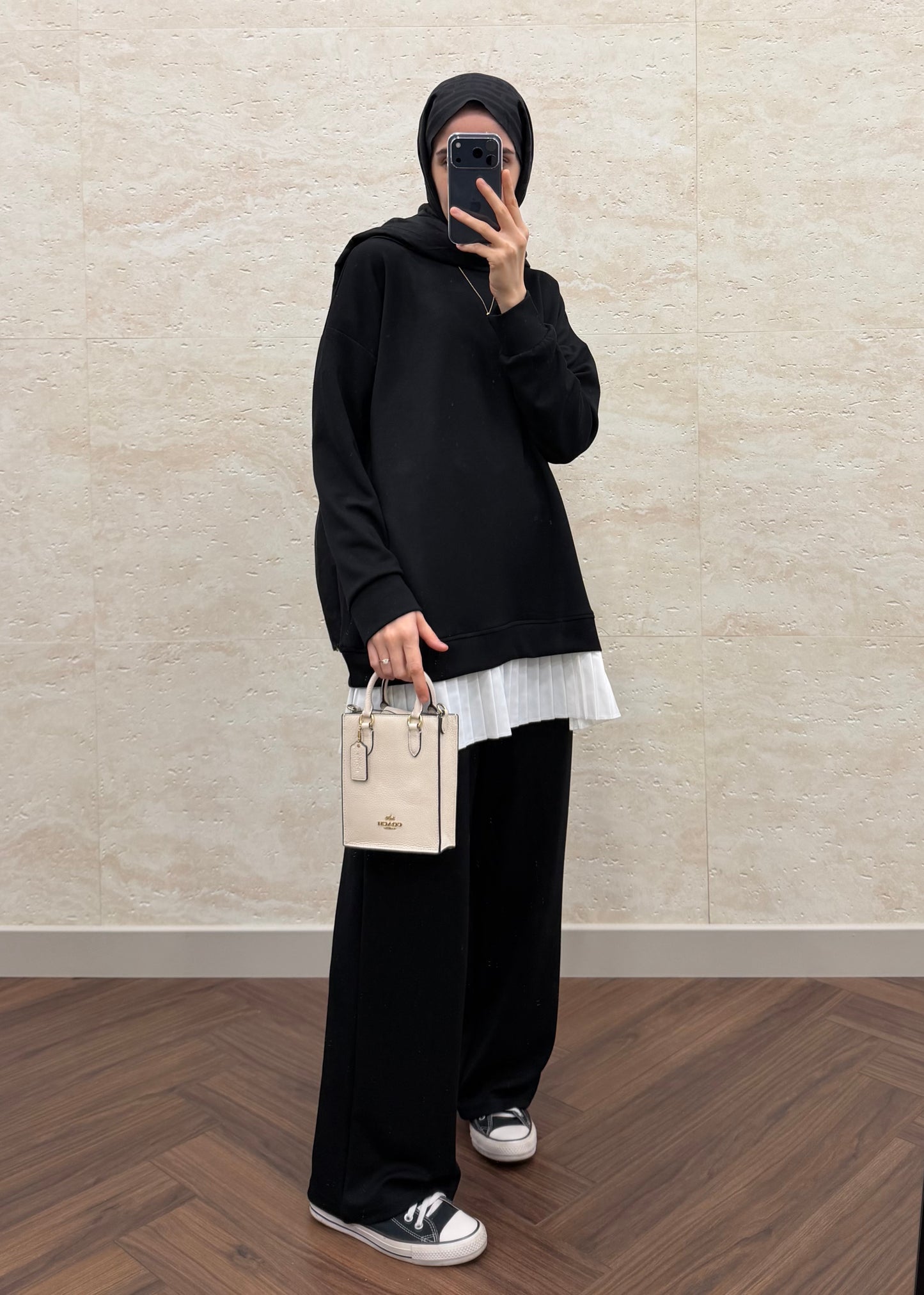 OYSH PLİSE GARNİLİ TAKIM SİYAH