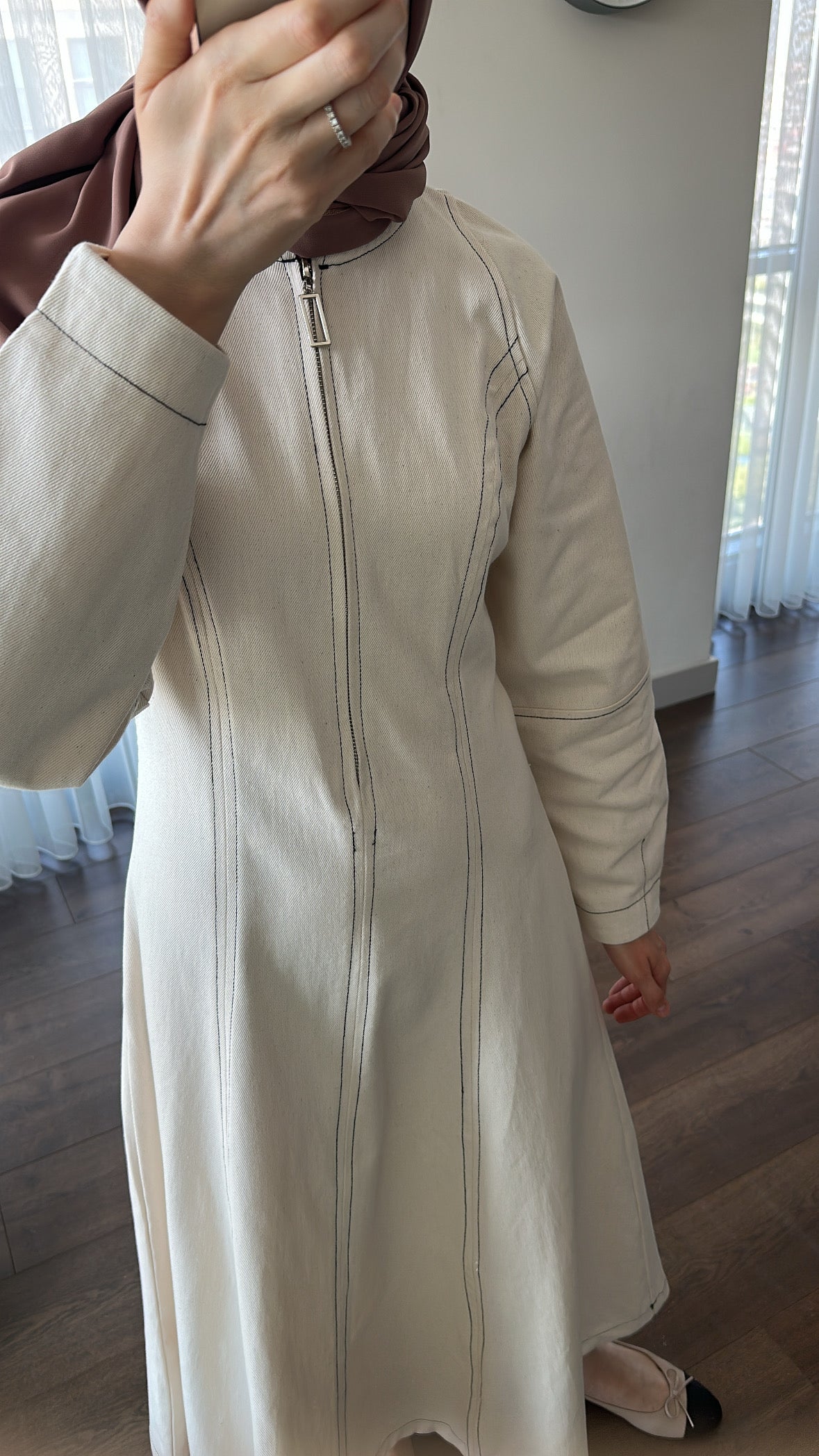 DİKİŞ DETAYLI FERMUARLI GABARDİN ELBİSE NATUREL