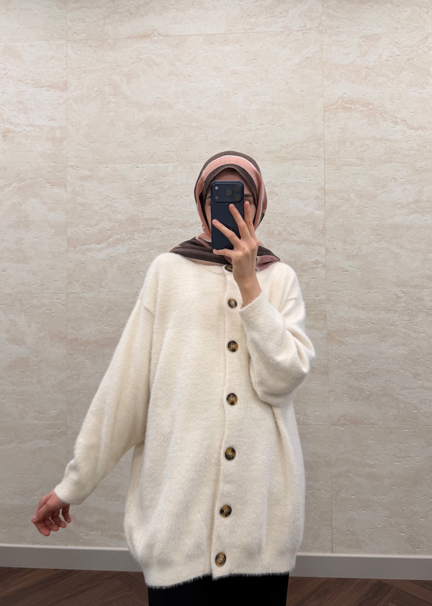 YUMOŞ DÜĞMELİ HIRKA EKRU