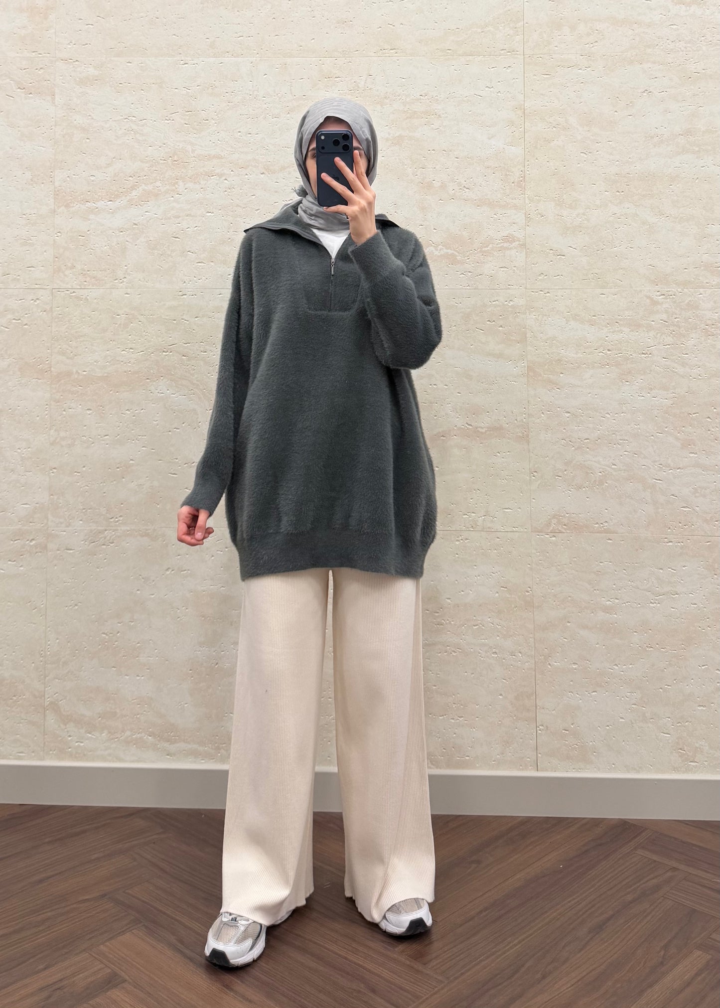 YUMOŞ FERMUARLI YAKA KAZAK FÜME