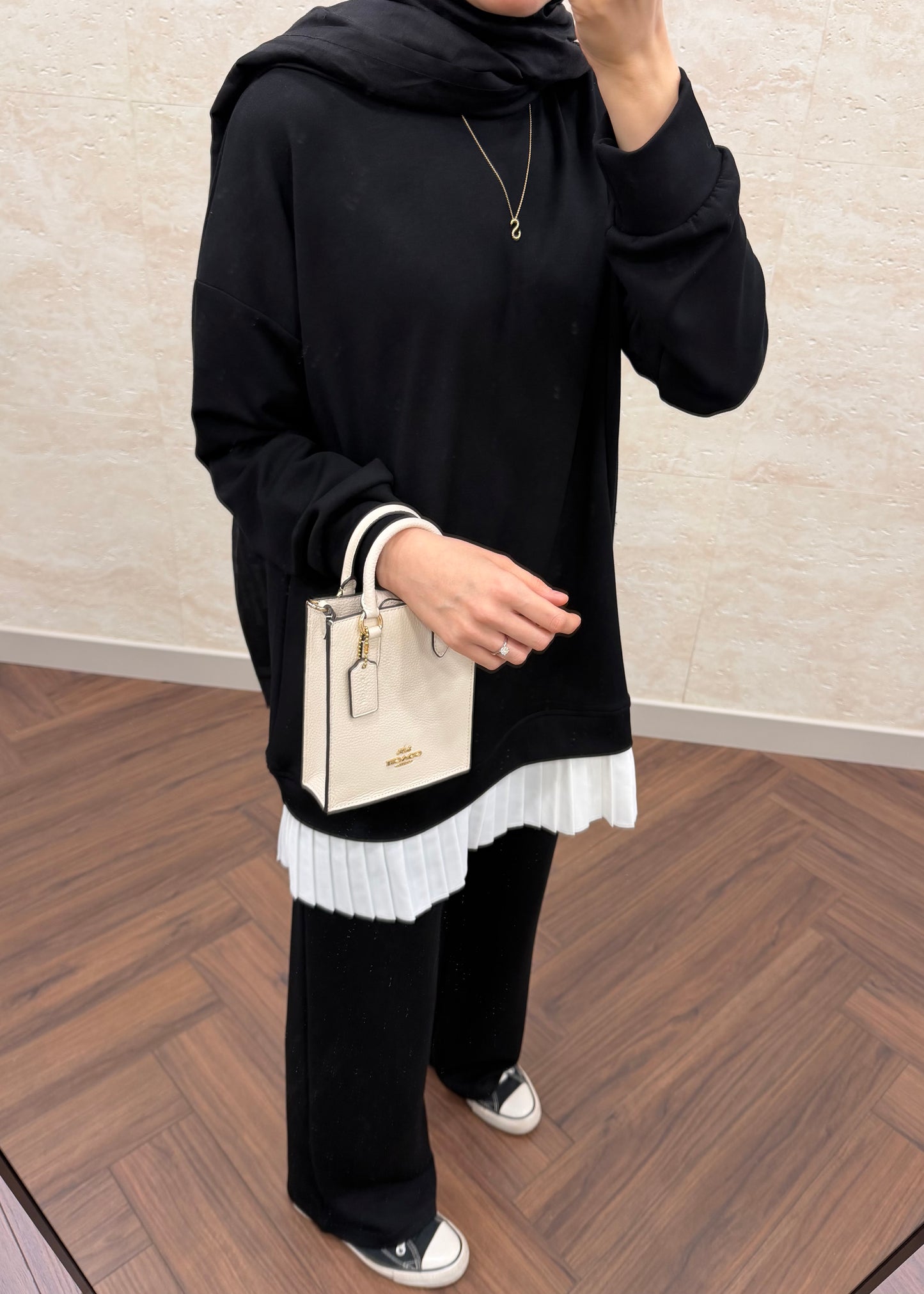 OYSH PLİSE GARNİLİ TAKIM SİYAH