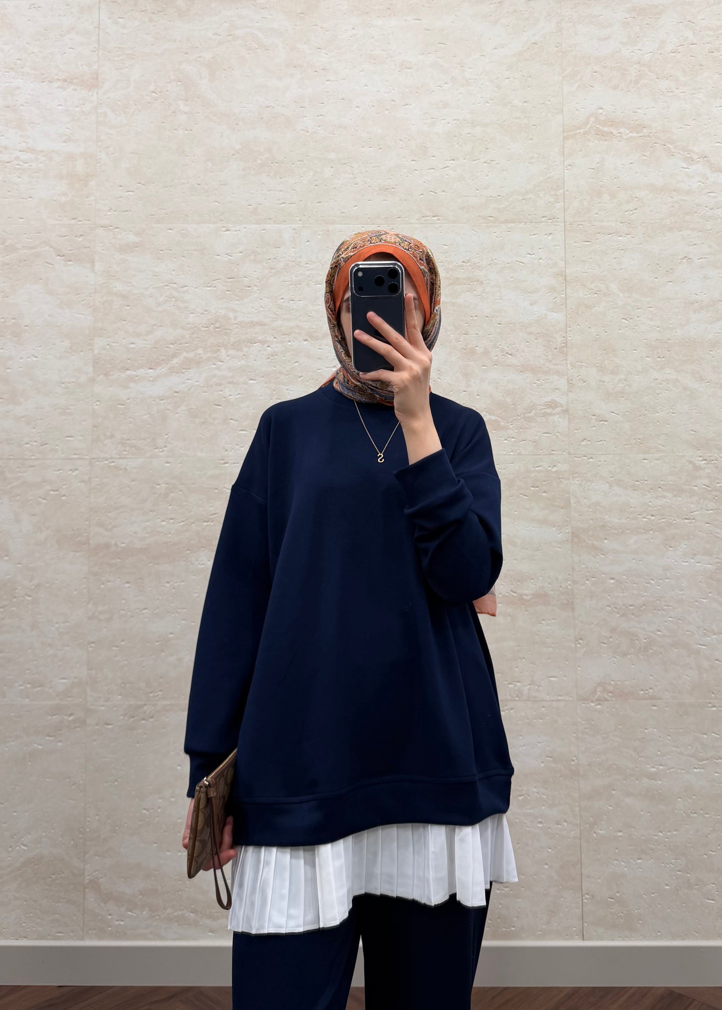 OYSH PLİSE GARNİLİ TAKIM LACİVERT