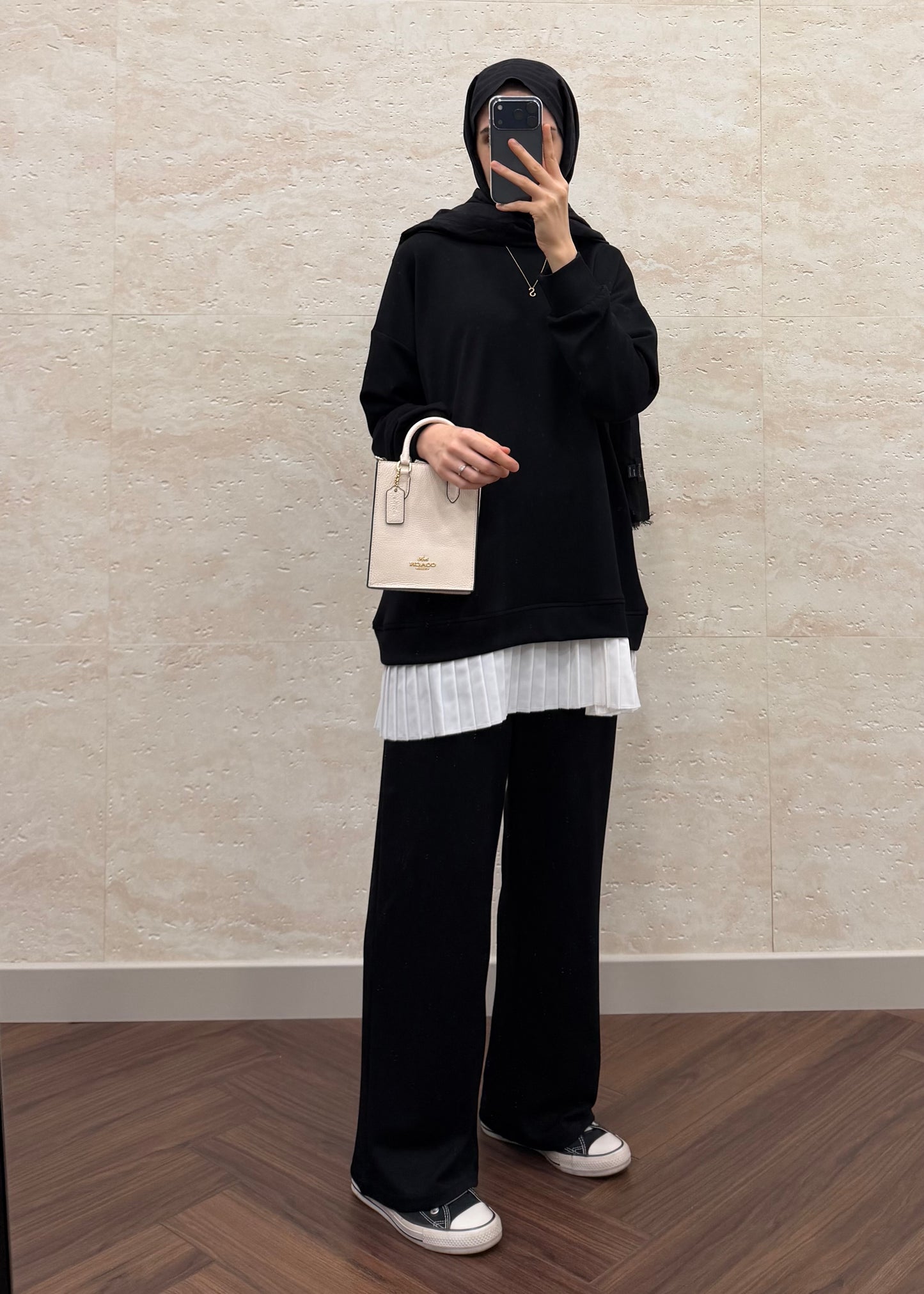 OYSH PLİSE GARNİLİ TAKIM SİYAH