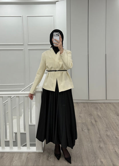 DERİ KEMERLİ CEKET KREM