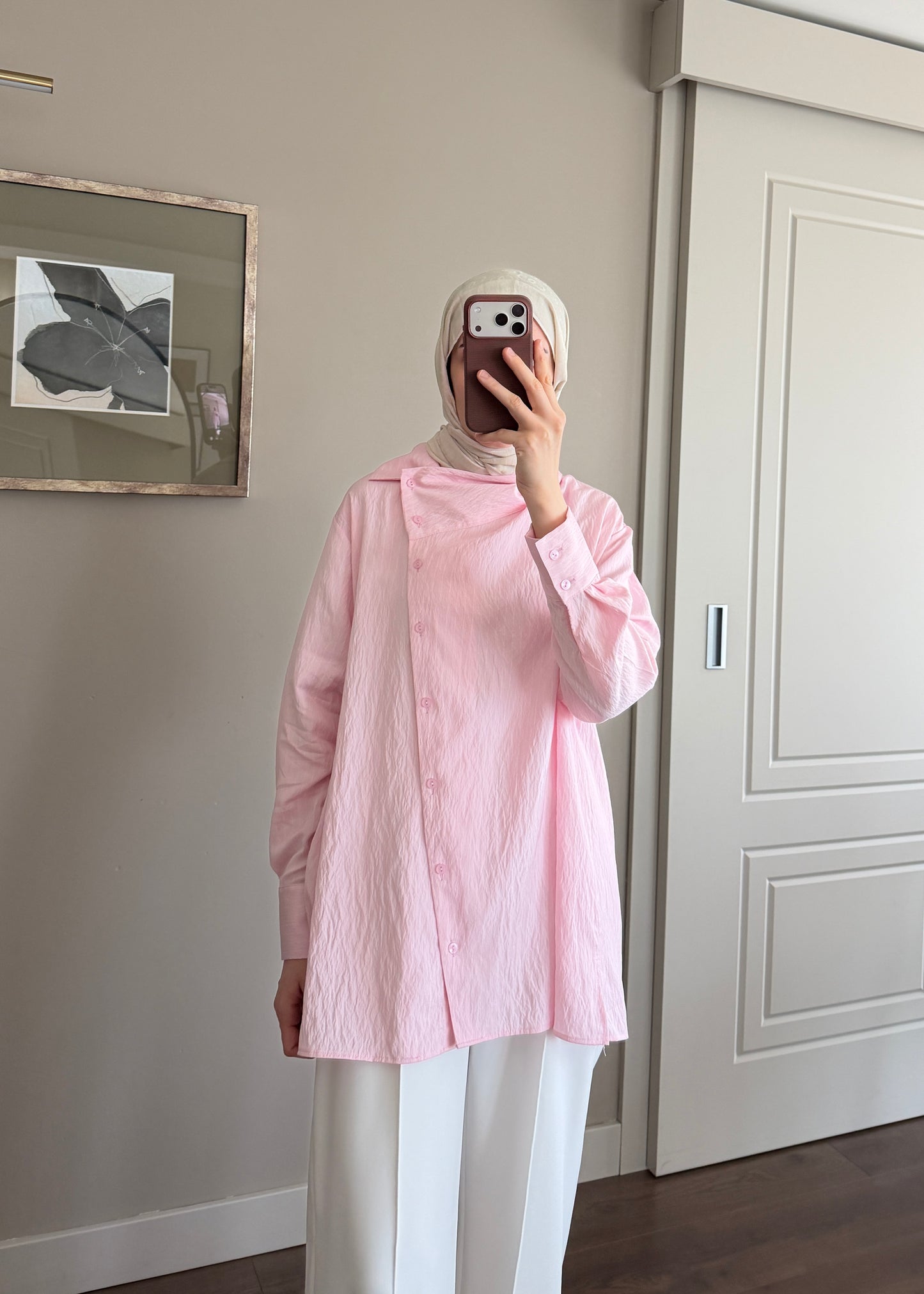 ASİMETRİK YAKA ÇİZGİLİ GÖMLEK PEMBE