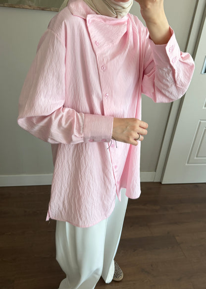 ASİMETRİK YAKA ÇİZGİLİ GÖMLEK PEMBE