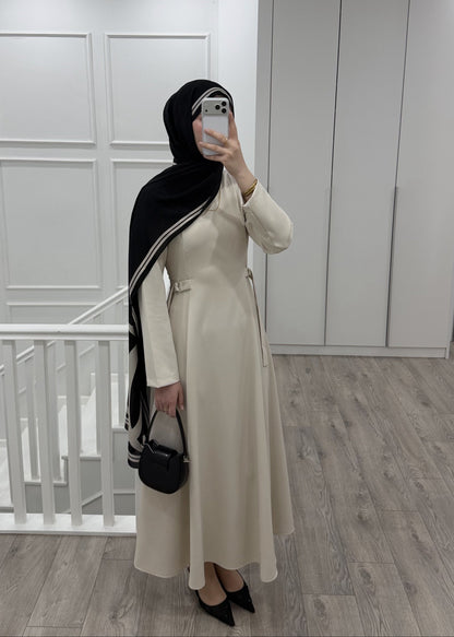 YANLARI TOKA DETAYLI ELBİSE TAŞ