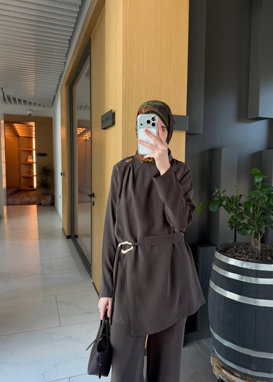 BROŞ DETAY MODAL TAKIM KAHVE