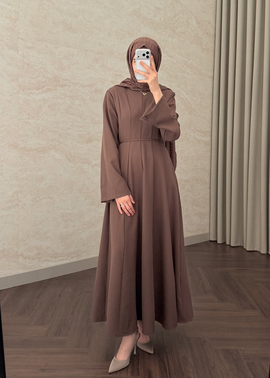 EVAZE KESİM ELBİSE SÜTLÜ KAHVE