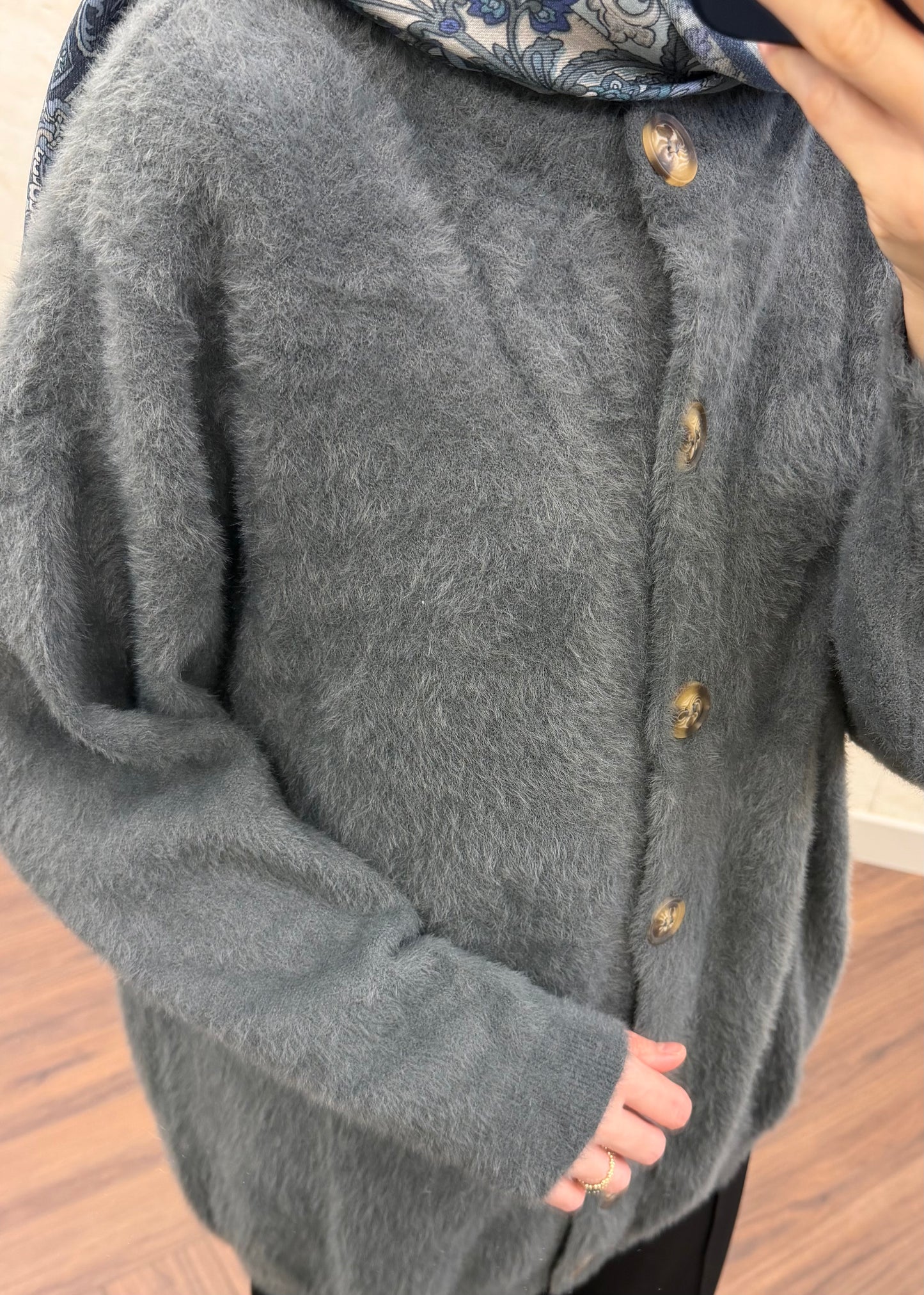 YUMOŞ DÜĞMELİ HIRKA FÜME