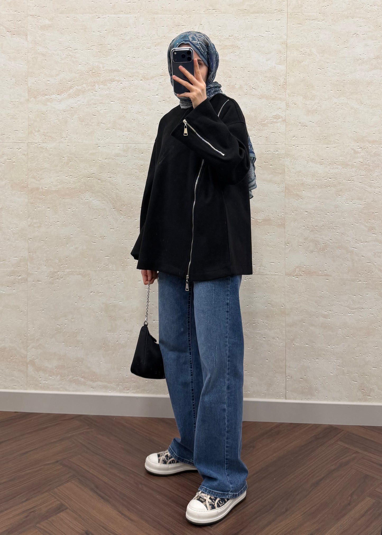 FERMUAR DETAYLI KAŞE SWEATSHIRT SİYAH