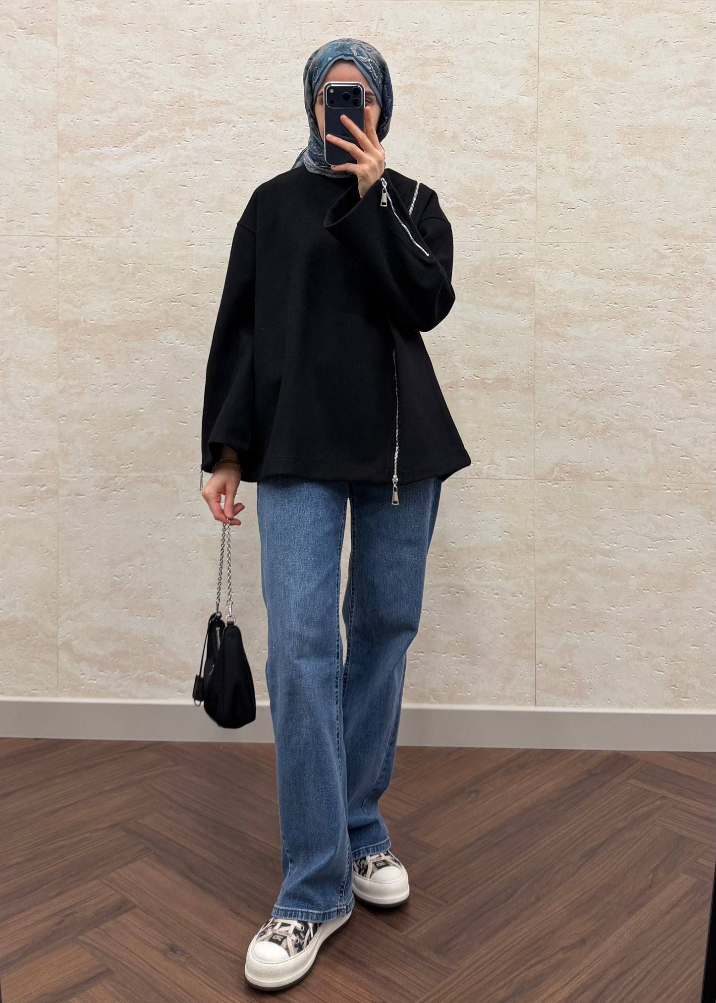 FERMUAR DETAYLI KAŞE SWEATSHIRT SİYAH